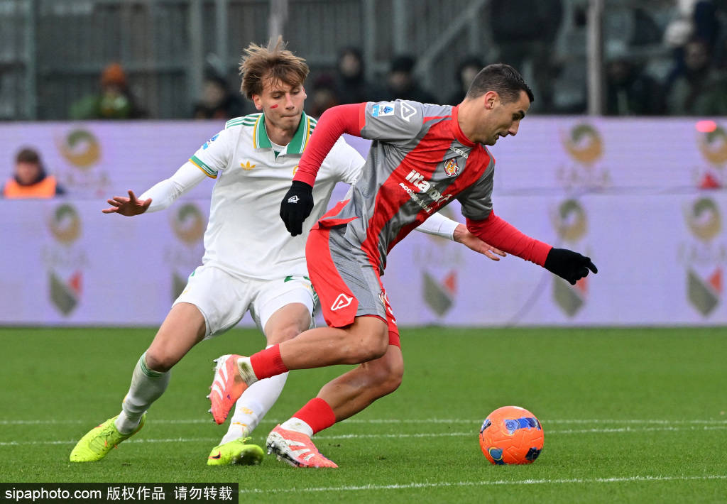 欧洲综述:红牌风波葬送罗马胜局,卡利亚里绝杀引爆意甲战火